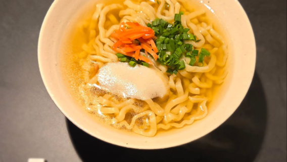 こだわりの一品「沖縄そば」